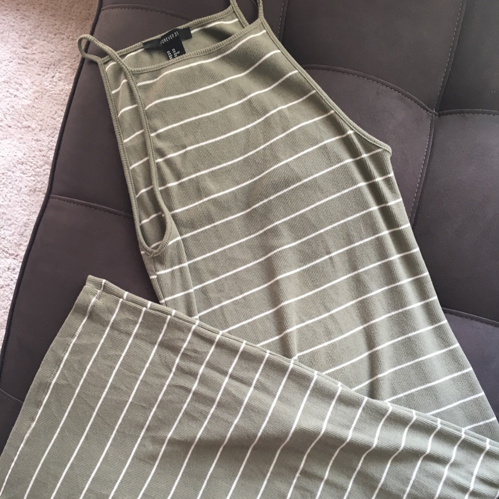 Forever 21 midi/maxi dress form fitting
